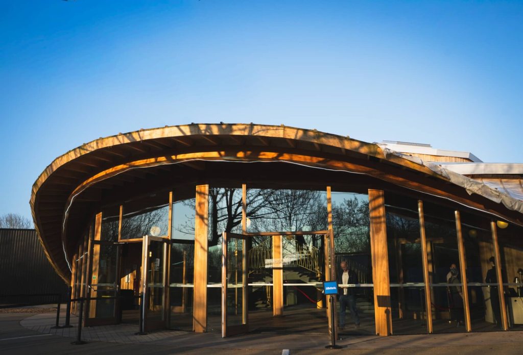 Entrée du mem à Rennes - chapiteau Magic Mirror