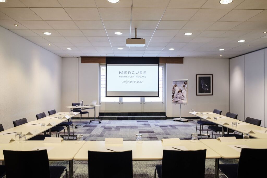Salon Lancelot en format U au Mercure Rennes centre gare