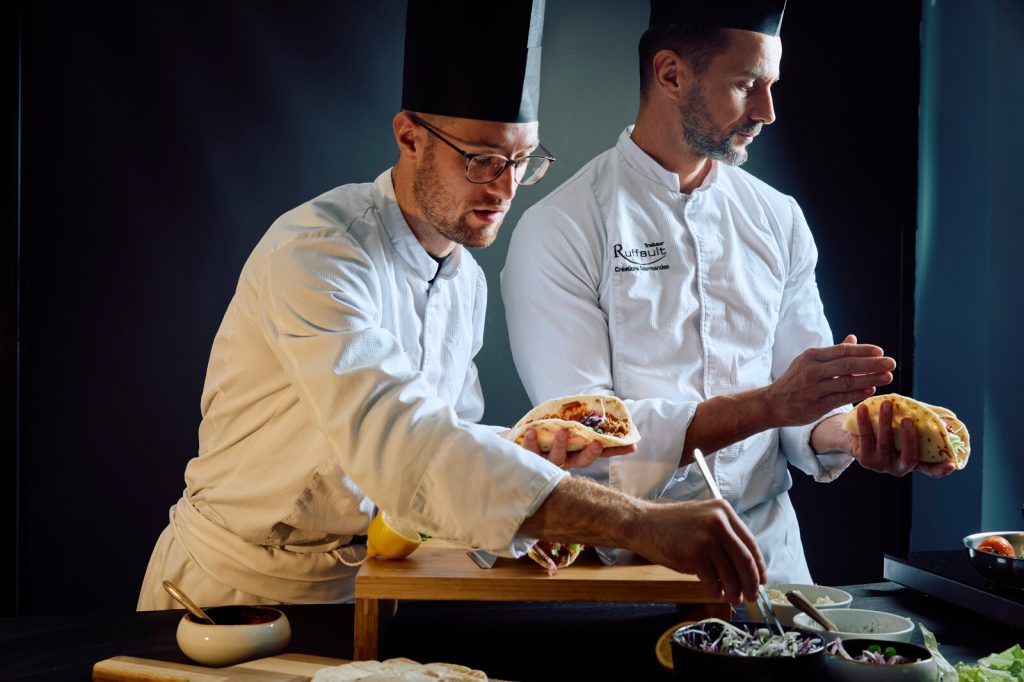 Ruffault Traiteur anime vos soirées professionnelles par des ateliers culinaires lors de vos cocktails dinatoires à Rennes.