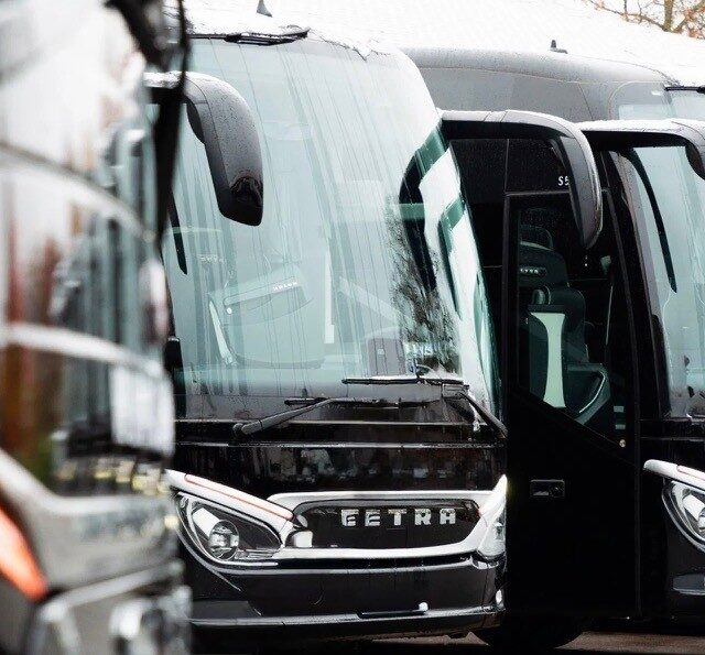 Breizhcab vous présente une partie de sa flotte composée d'autocars, de minibus et de vans.