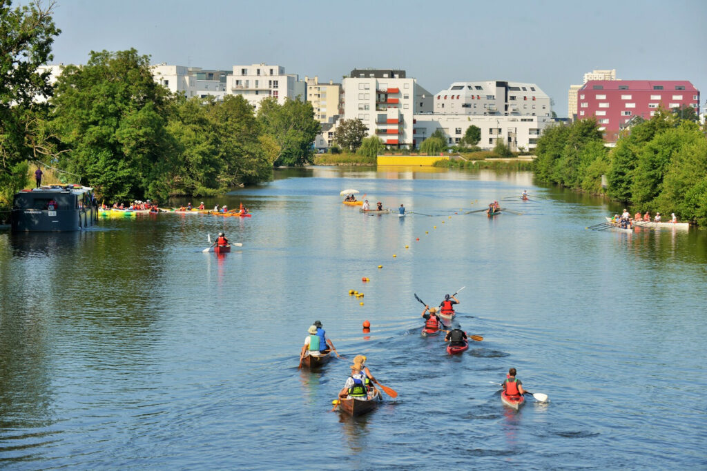 Team building kayak