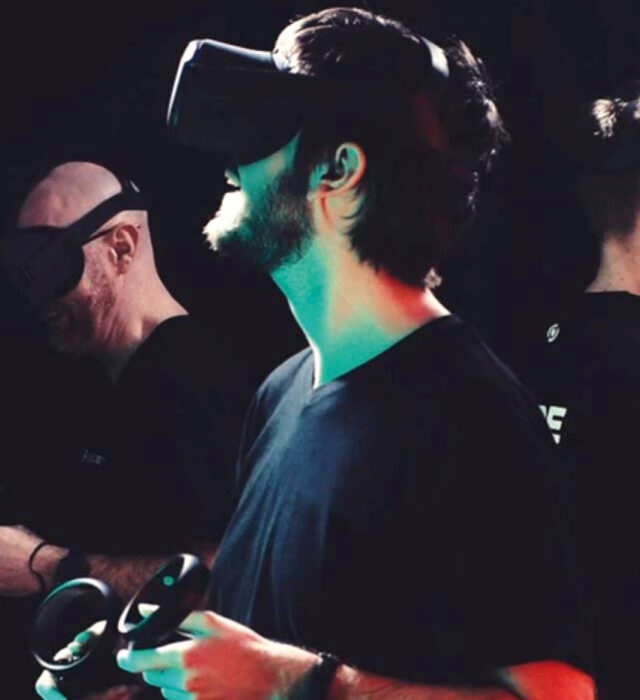 Digipictoris - 3 personnes avec des casques de réalité virtuelle