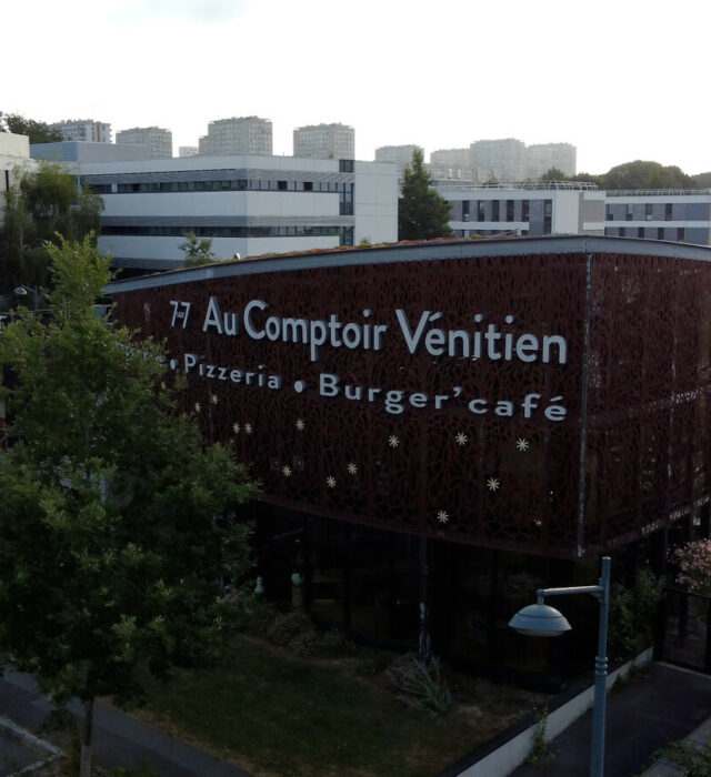 Vue panoramique du restaurant Au Comptoir Vénitien à Rennes