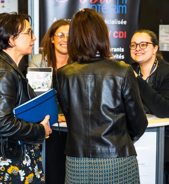Stand sur le Stade de l'Emploi
