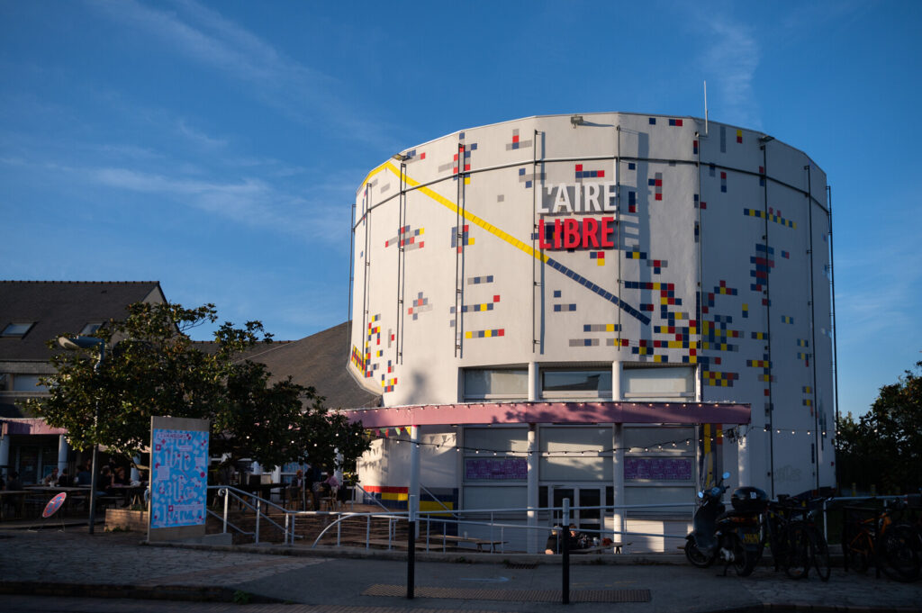 Façade de L'Aire Libre à Saint-Jacques de la Lande