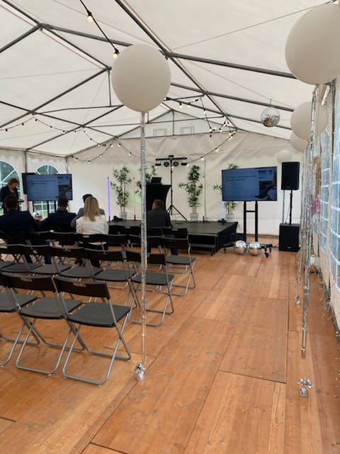 Conférence sous chapiteau - matériel loué et installé par Ozlaloc - Nouvoitou