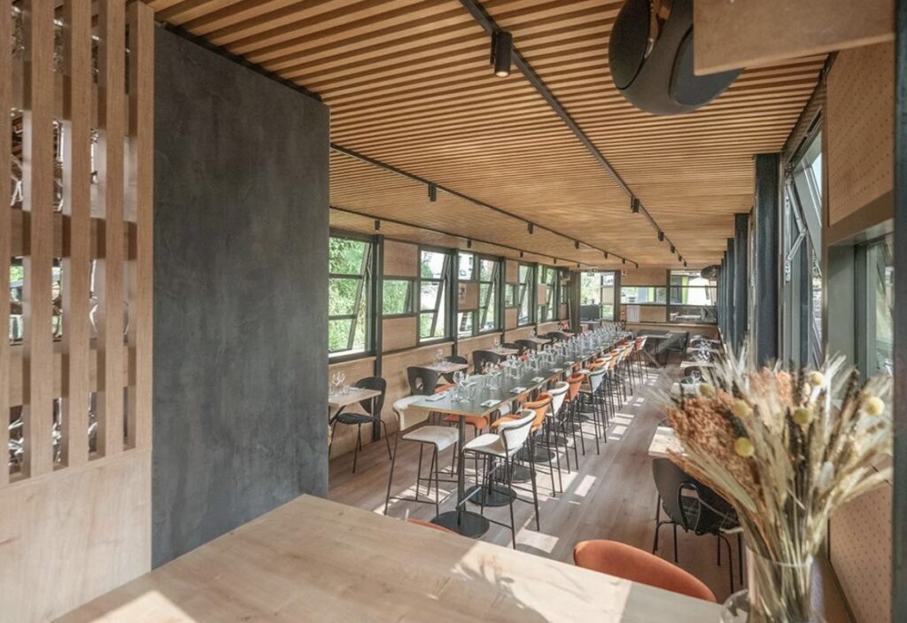 Vue intérieure de La Péniche - Comptoir du Sarrasin à Rennes