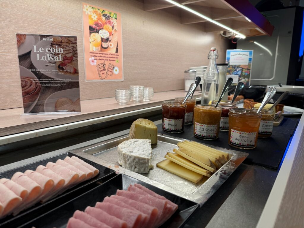 Buffet de l'Hôtel Kyriad Rennes Sud Chantepie