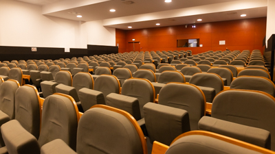 Amphithéâtre du Carré des Alliés - vue vers la régie en fond de salle - Rennes centre