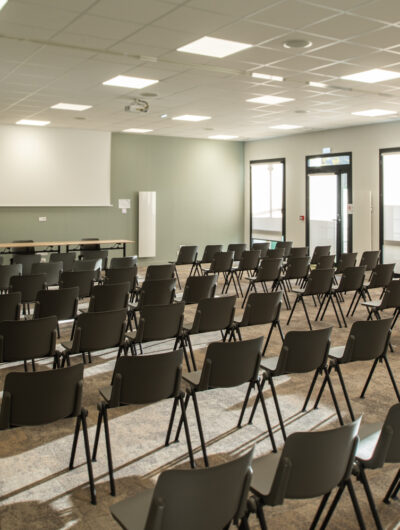 Salle de réunion du Carré des Alliés en format théâtre - Rennes centre