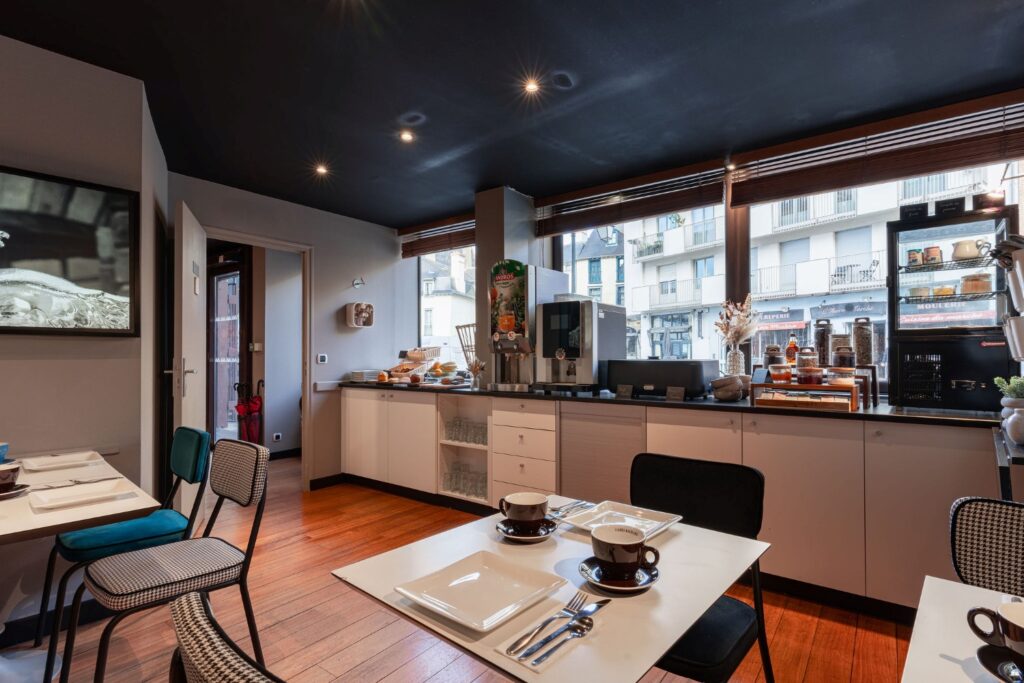 Salle de restaurant de l'Hôtel des Lices, à Rennes