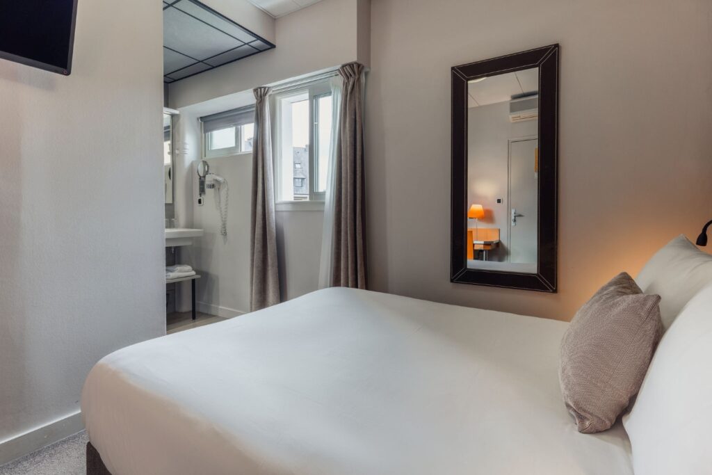 Chambre de l'Hôtel des Lices, à Rennes