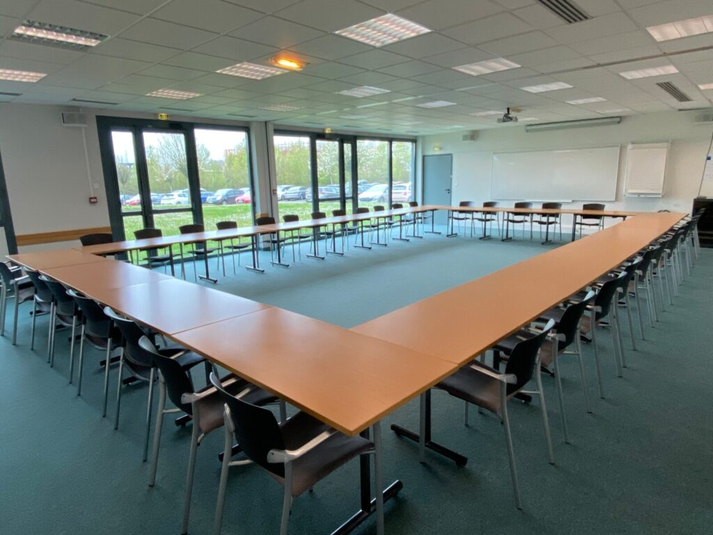 Chambre d'Agriculture de Bretagne à Rennes - Salle Bro Gwened Léon en format réunion (rectangle)