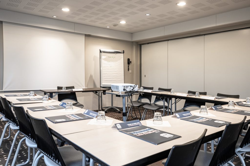 Salle de séminaire du Kyriad Rennes Nord