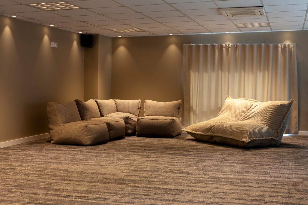 Espace lounge en mezzanine - L'Observatoire à Pacé